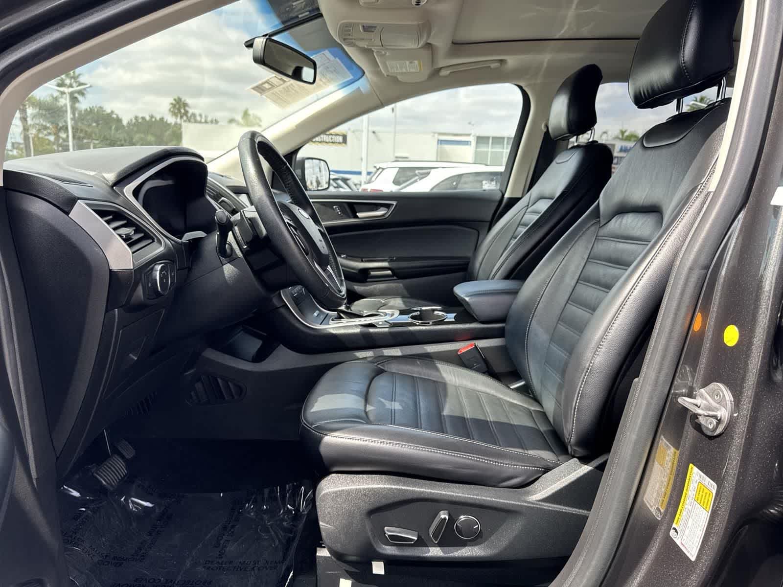 Thumbnail: 2016 Ford Edge - 23