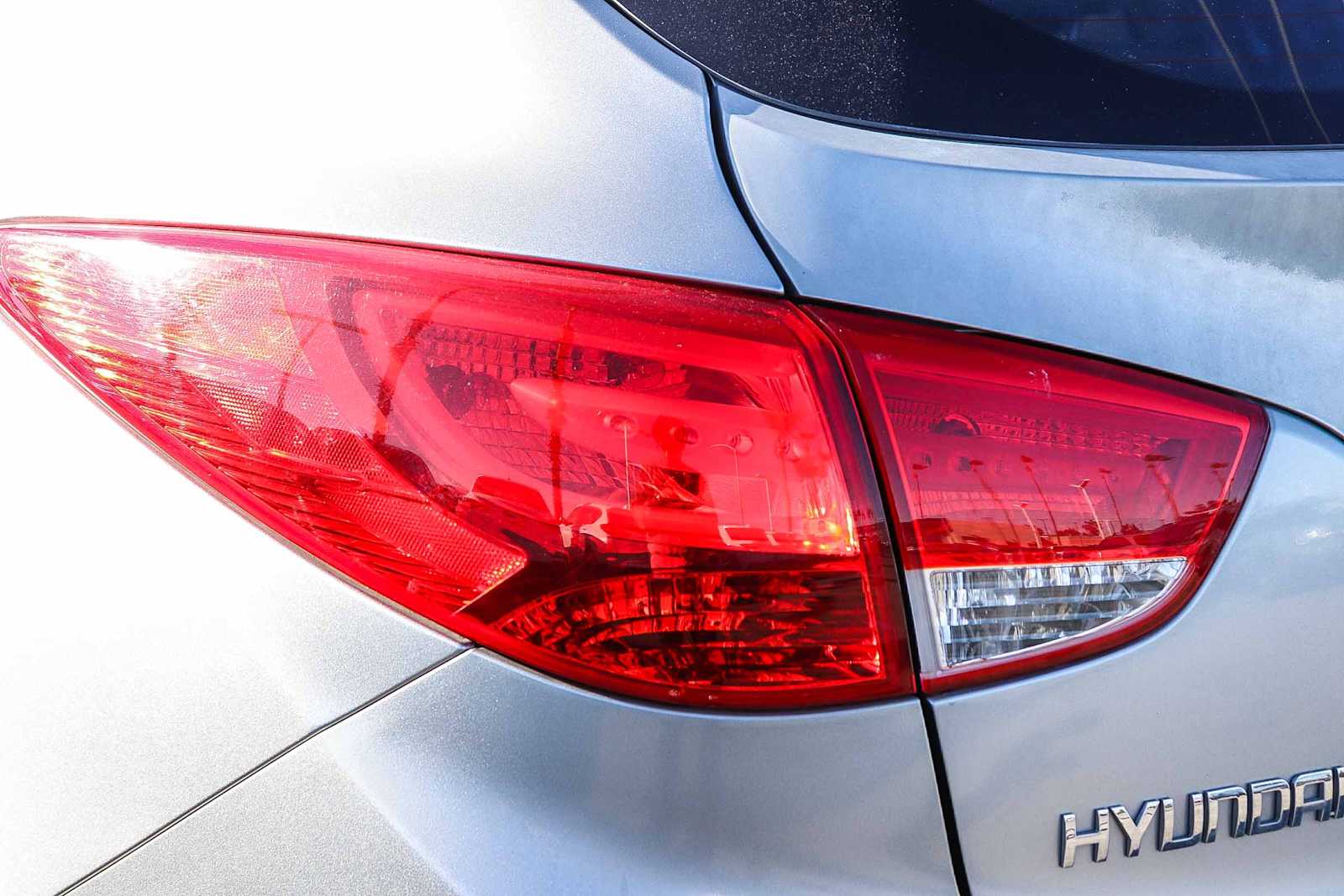 Thumbnail: 2010 Hyundai Tucson - 9