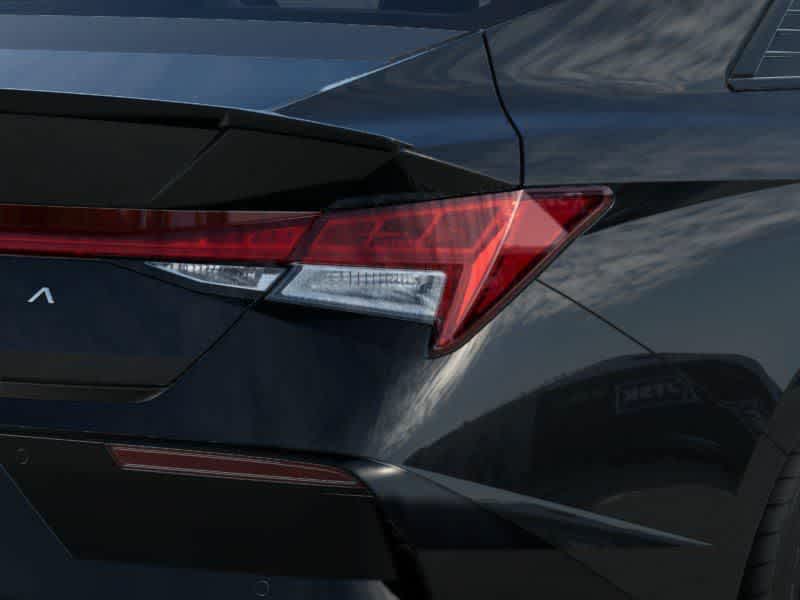 Thumbnail: 2025 Hyundai Elantra - 17