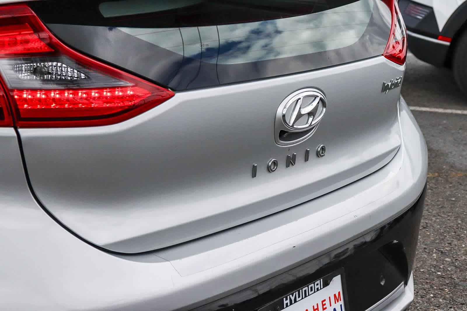 Thumbnail: 2019 Hyundai Ioniq - 10