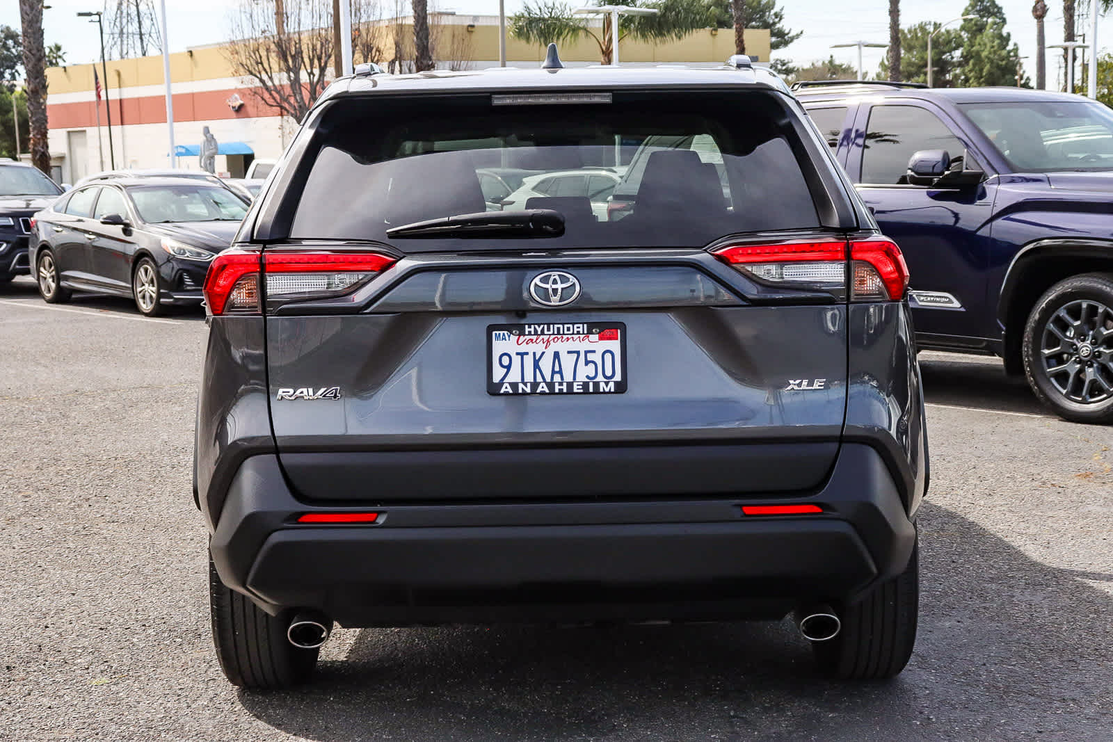 2023 Toyota RAV4 XLE photo 6