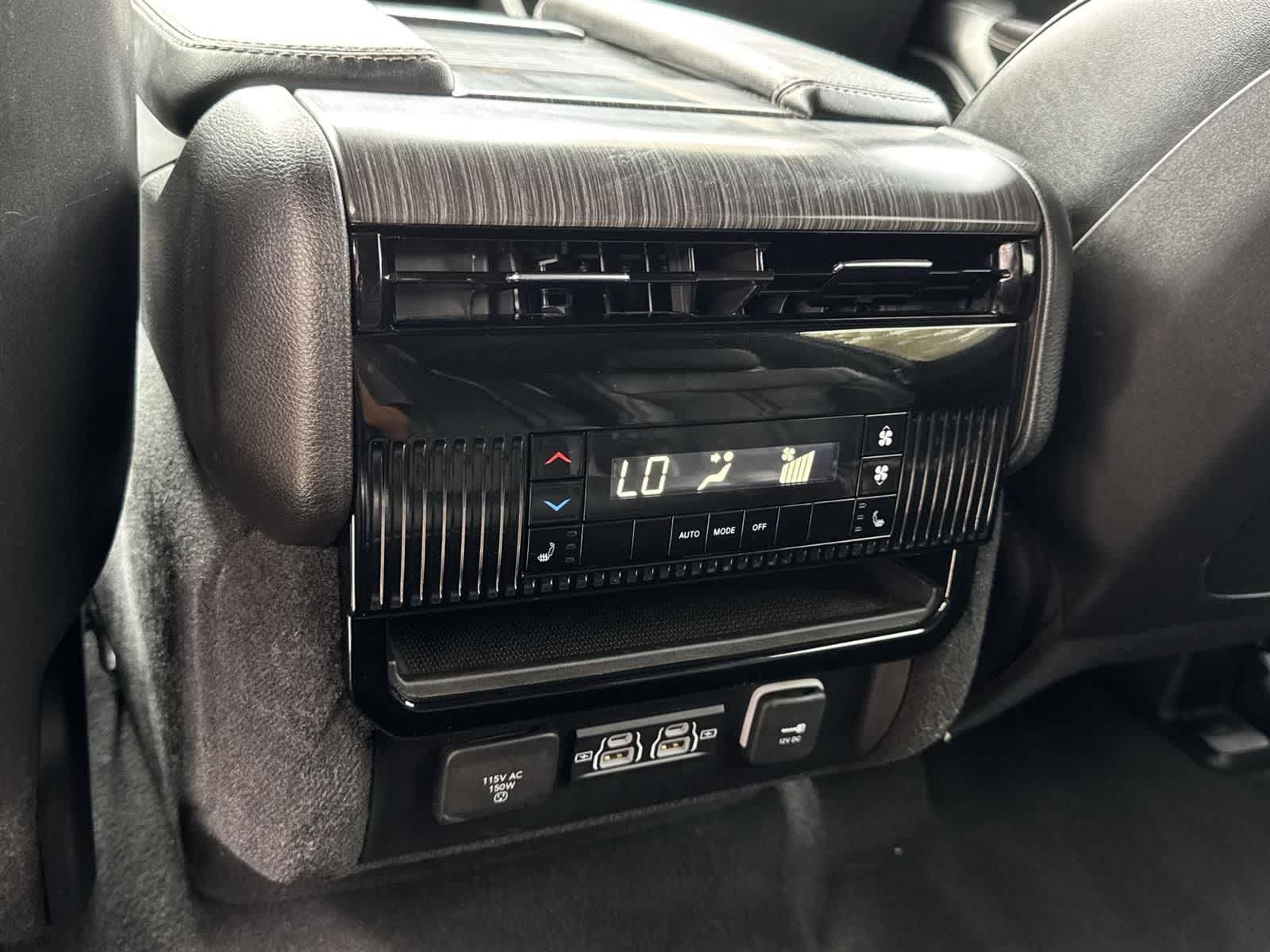 Thumbnail: 2023 Jeep Wagoneer - 35