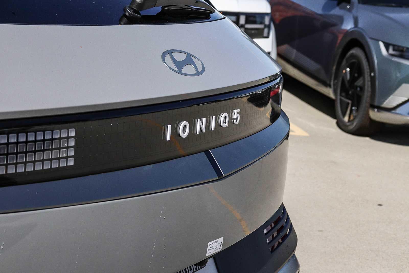 Thumbnail: 2026 Hyundai Ioniq 5 - 10