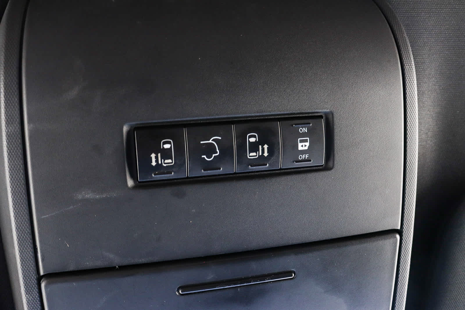 Thumbnail: 2019 Dodge Grand Caravan - 31