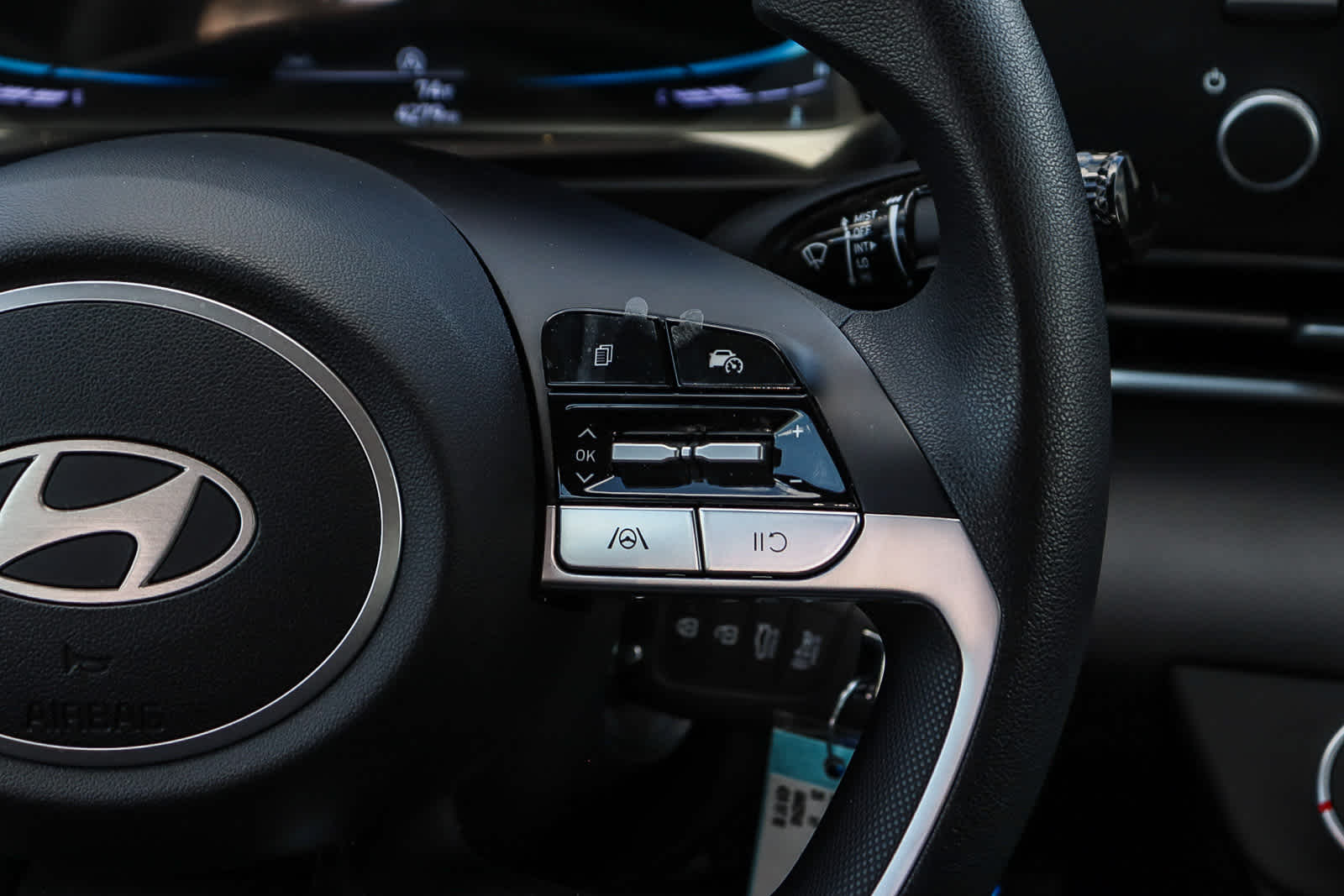 Thumbnail: 2025 Hyundai Elantra - 19
