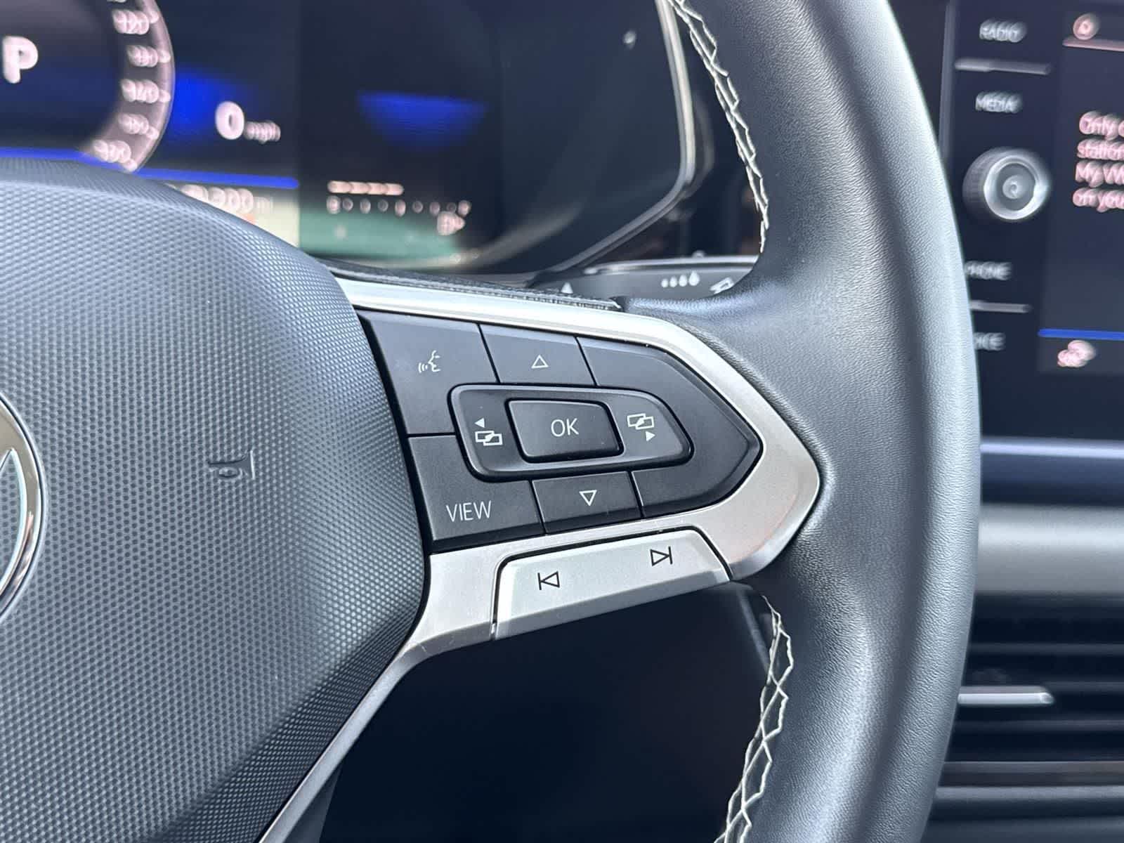 Thumbnail: 2022 Volkswagen Taos - 11