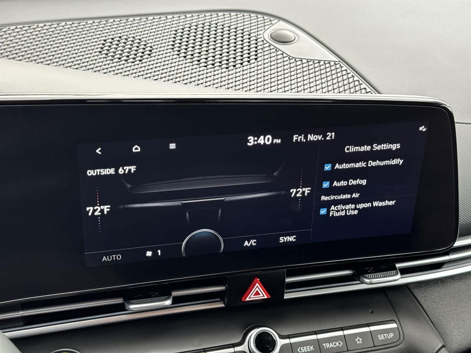 Thumbnail: 2023 Hyundai Elantra - 14