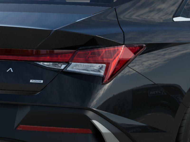 Thumbnail: 2025 Hyundai Elantra - 17