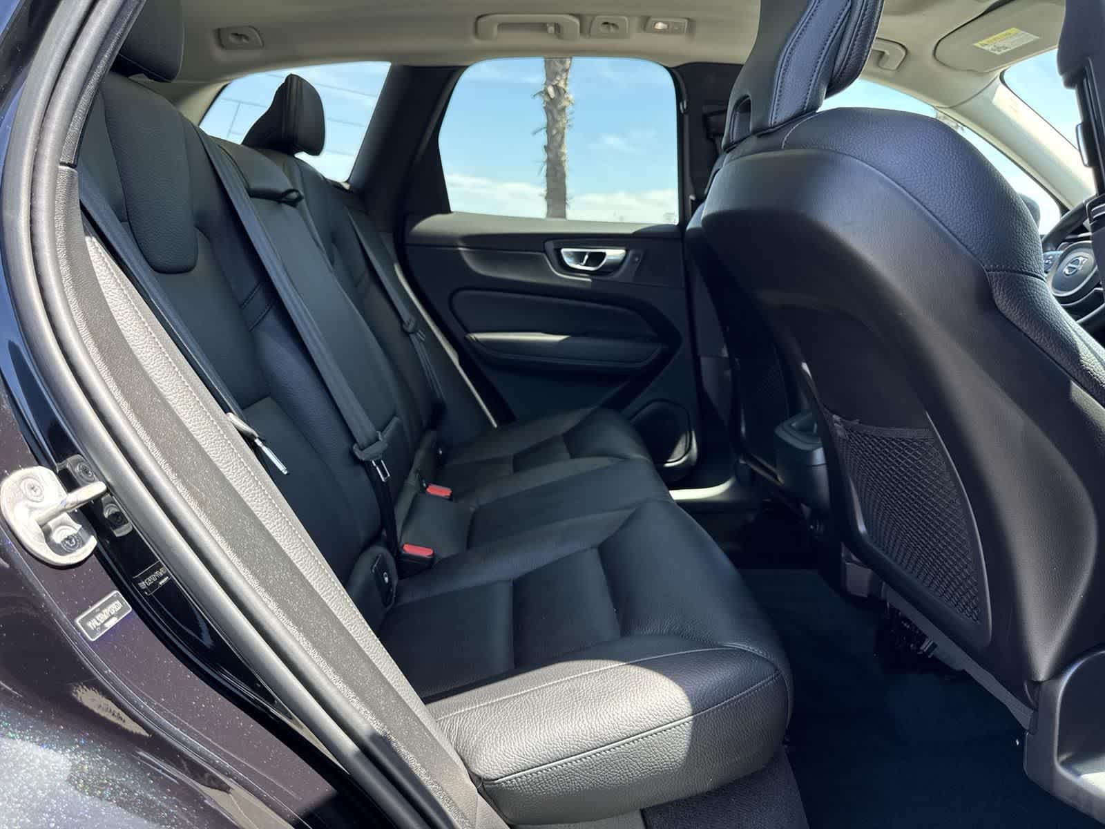 Thumbnail: 2023 Volvo XC60 - 36