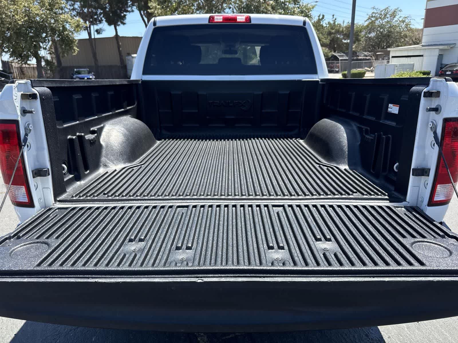 Thumbnail: 2022 RAM 1500 Classic - 27