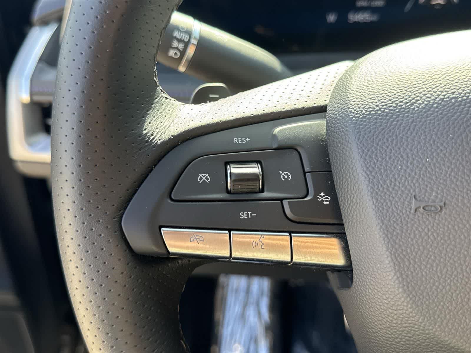 Thumbnail: 2025 Cadillac XT4 - 10