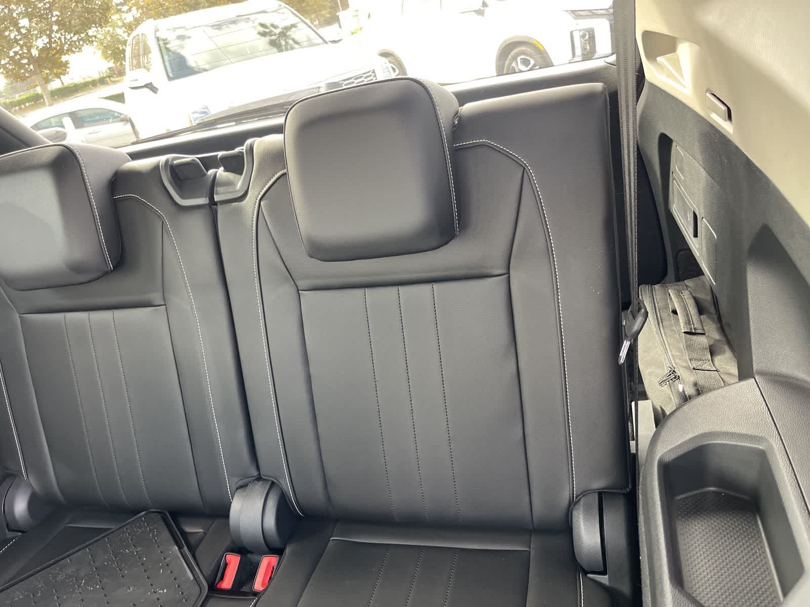 Thumbnail: 2022 Volkswagen Tiguan - 9