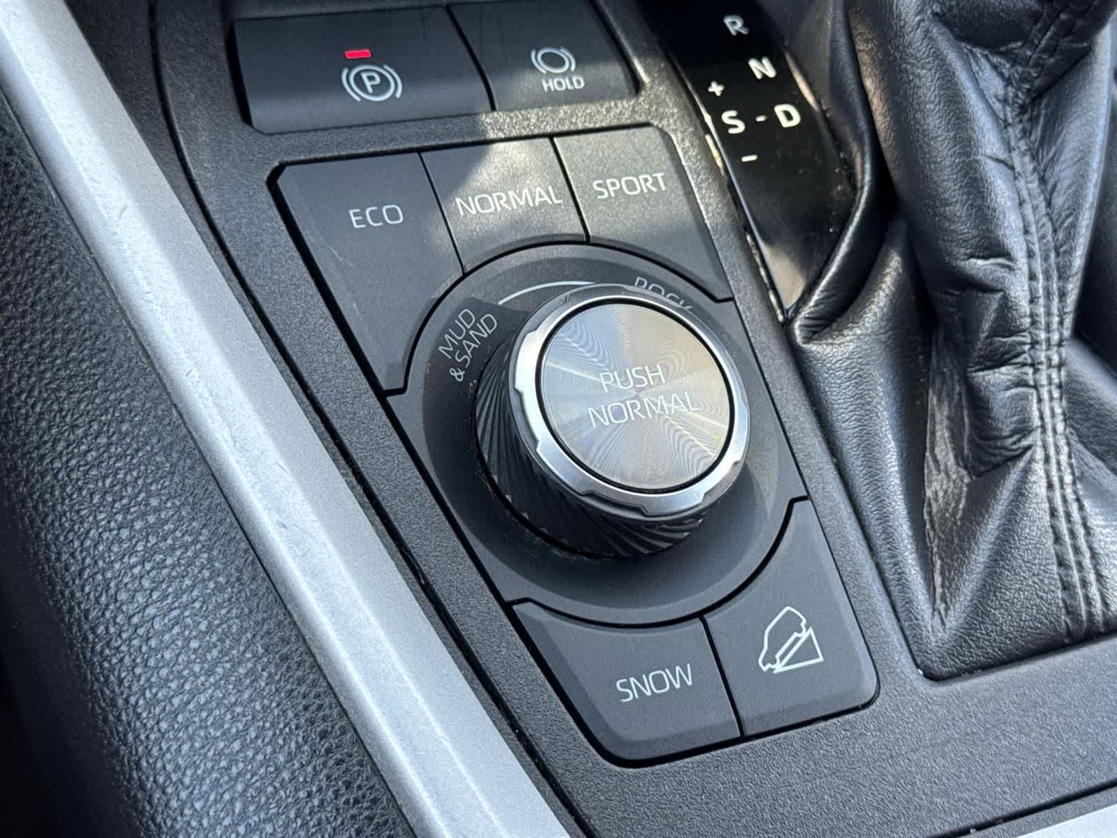 Thumbnail: 2023 Toyota RAV4 - 18