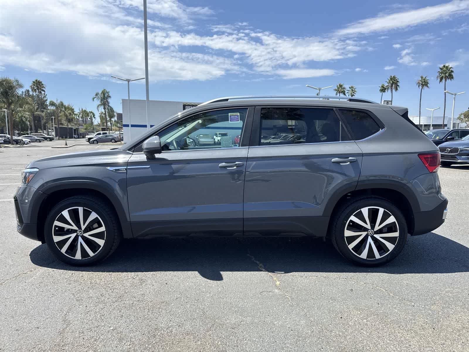 Thumbnail: 2022 Volkswagen Taos - 5