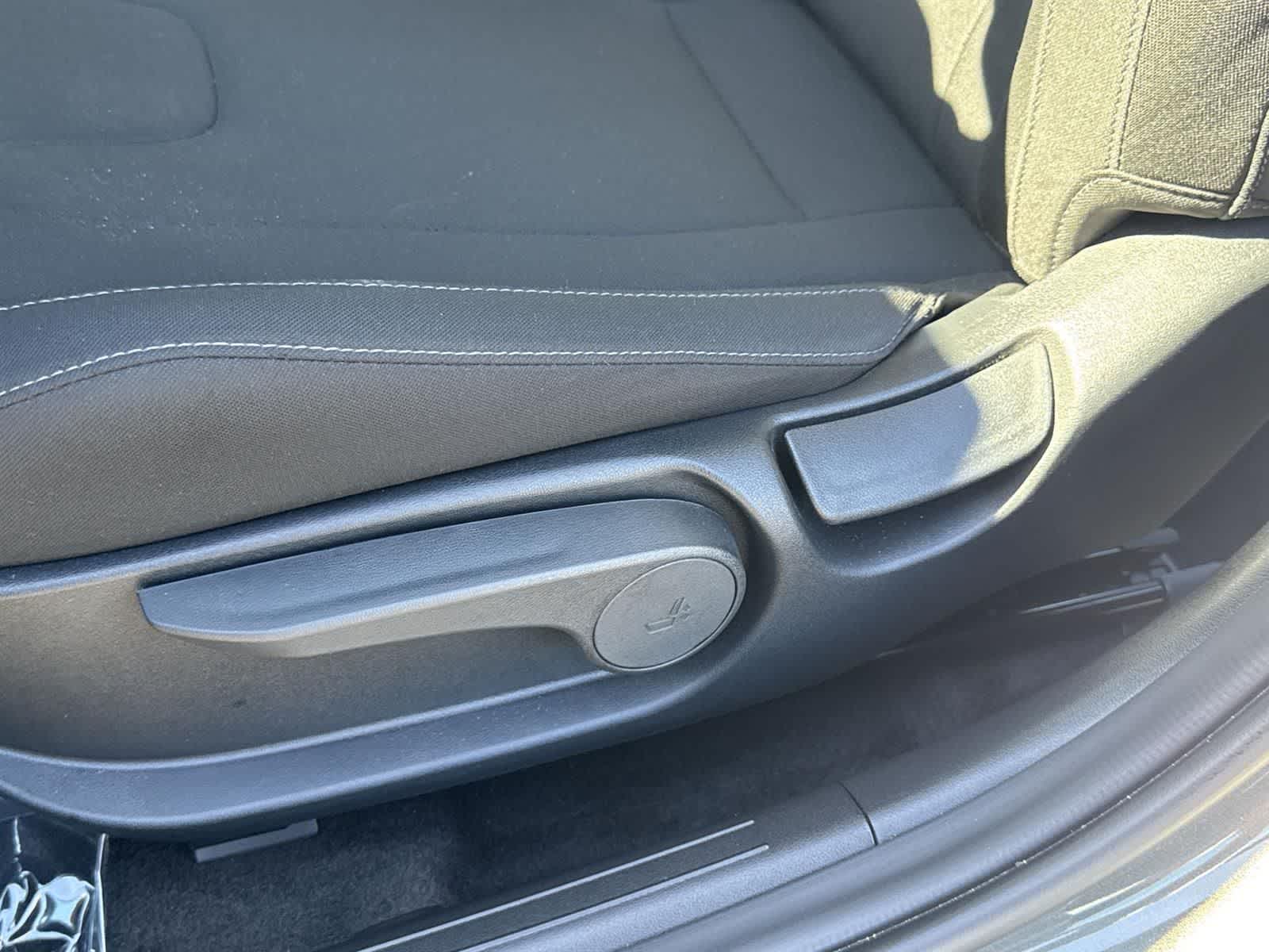 Thumbnail: 2025 Hyundai Elantra - 23