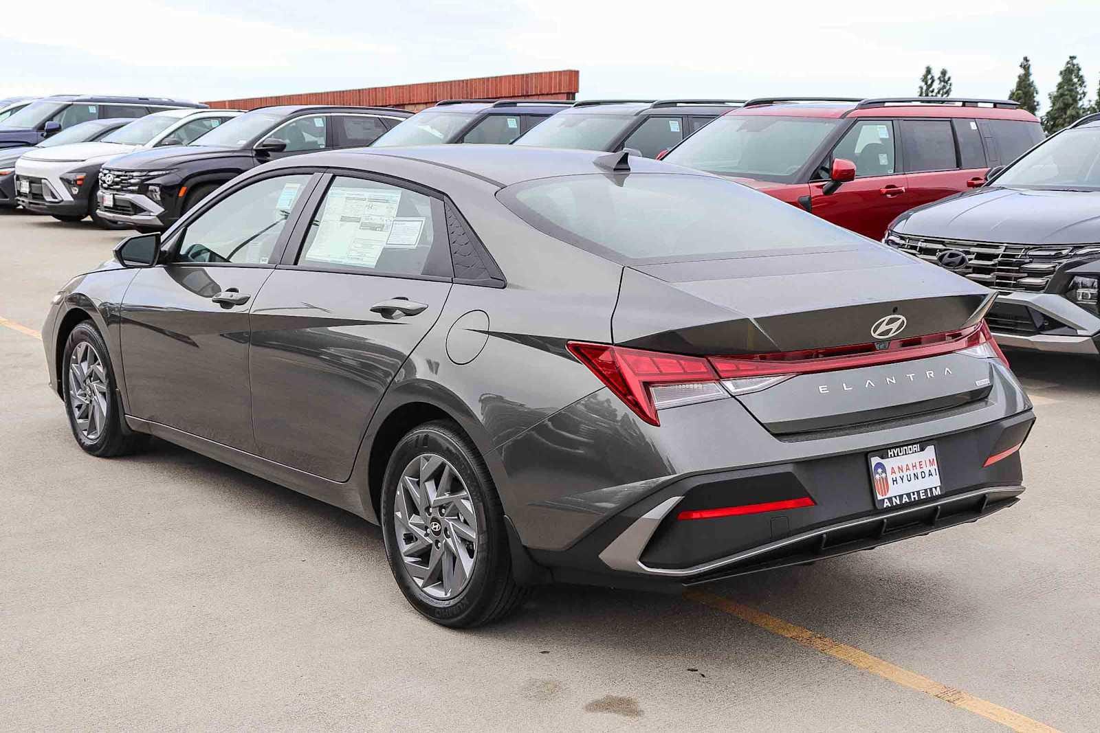 Thumbnail: 2026 Hyundai Elantra - 8