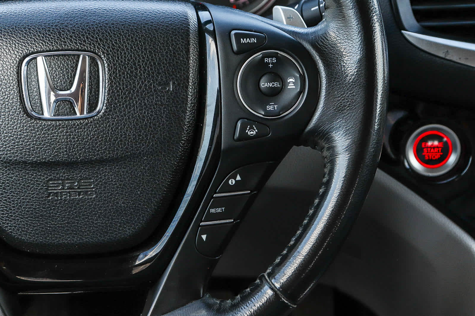 Thumbnail: 2017 Honda Pilot - 19