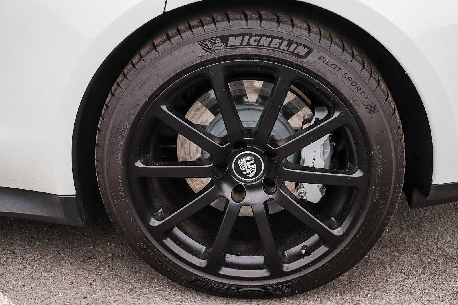 Thumbnail: 2021 Porsche Taycan - 11