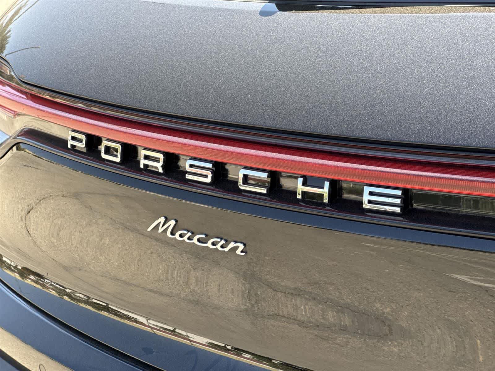 Thumbnail: 2022 Porsche Macan - 36