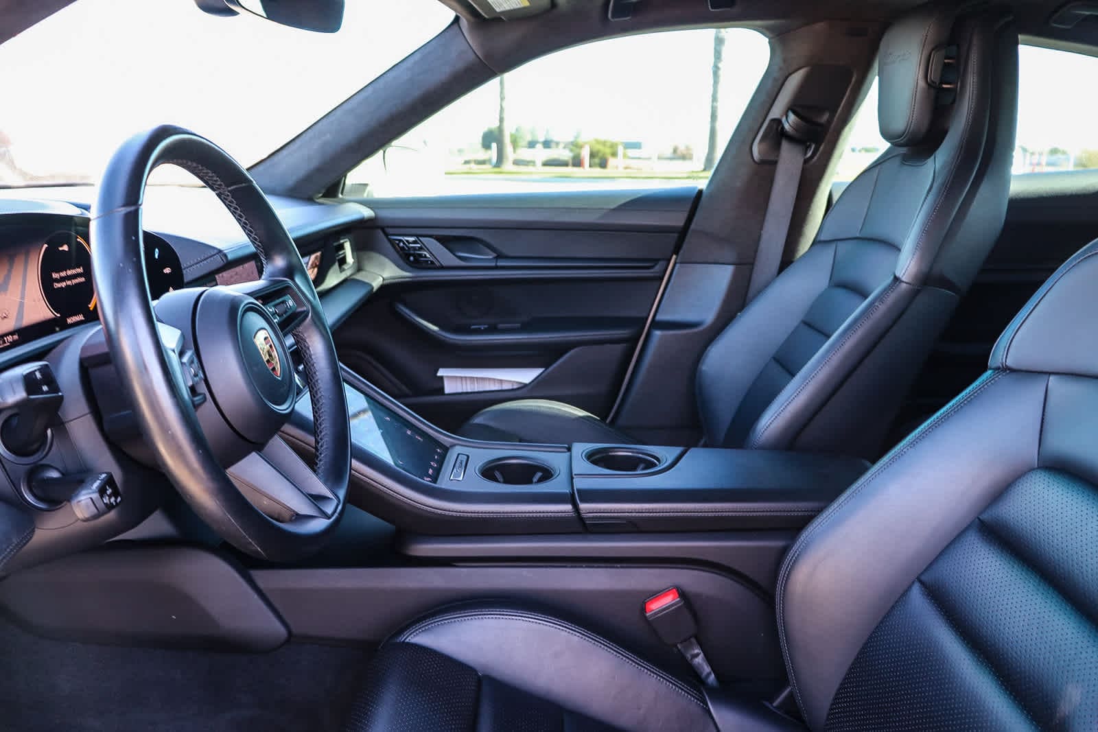 Thumbnail: 2021 Porsche Taycan - 23