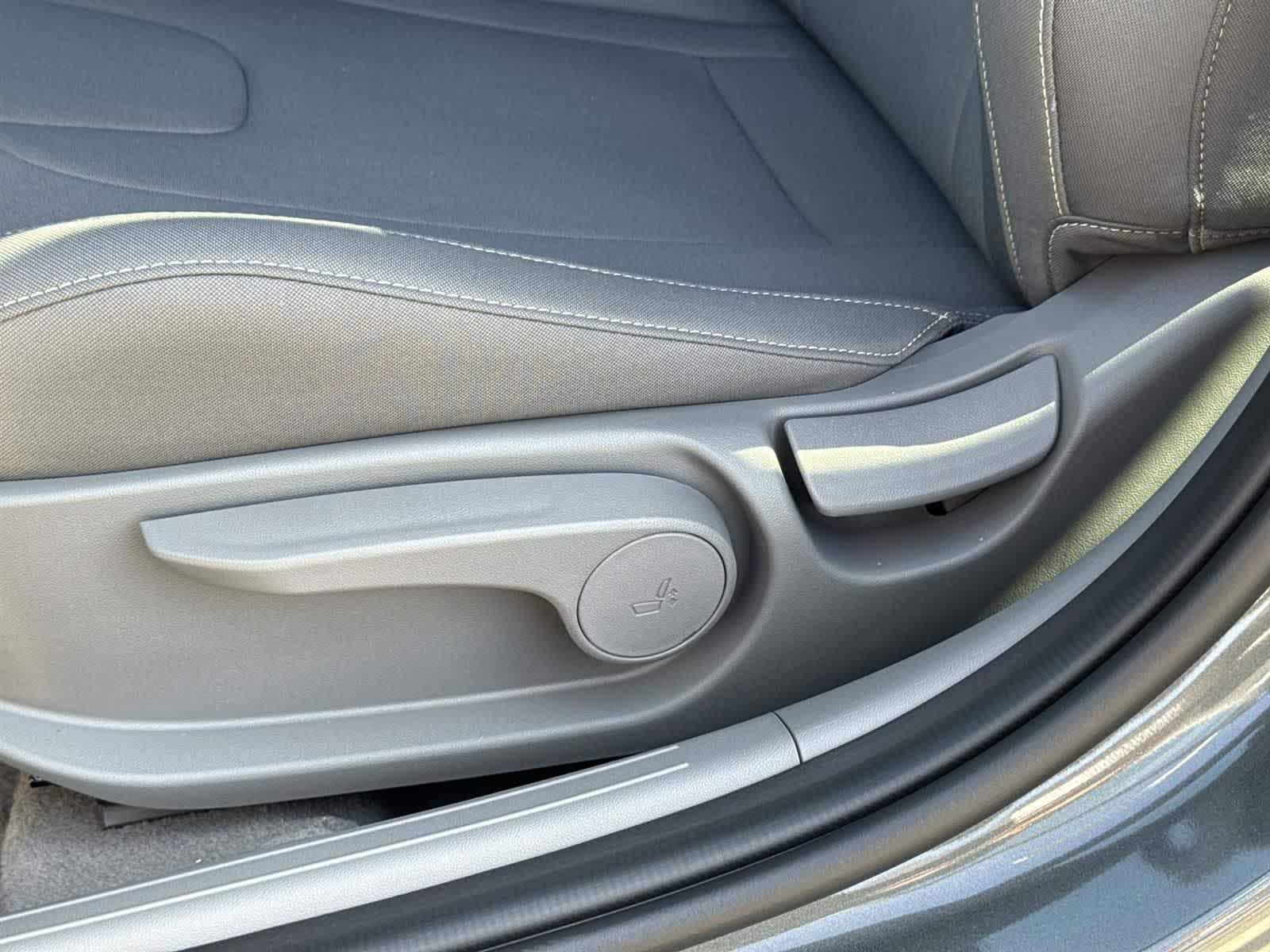 Thumbnail: 2025 Hyundai Elantra - 30