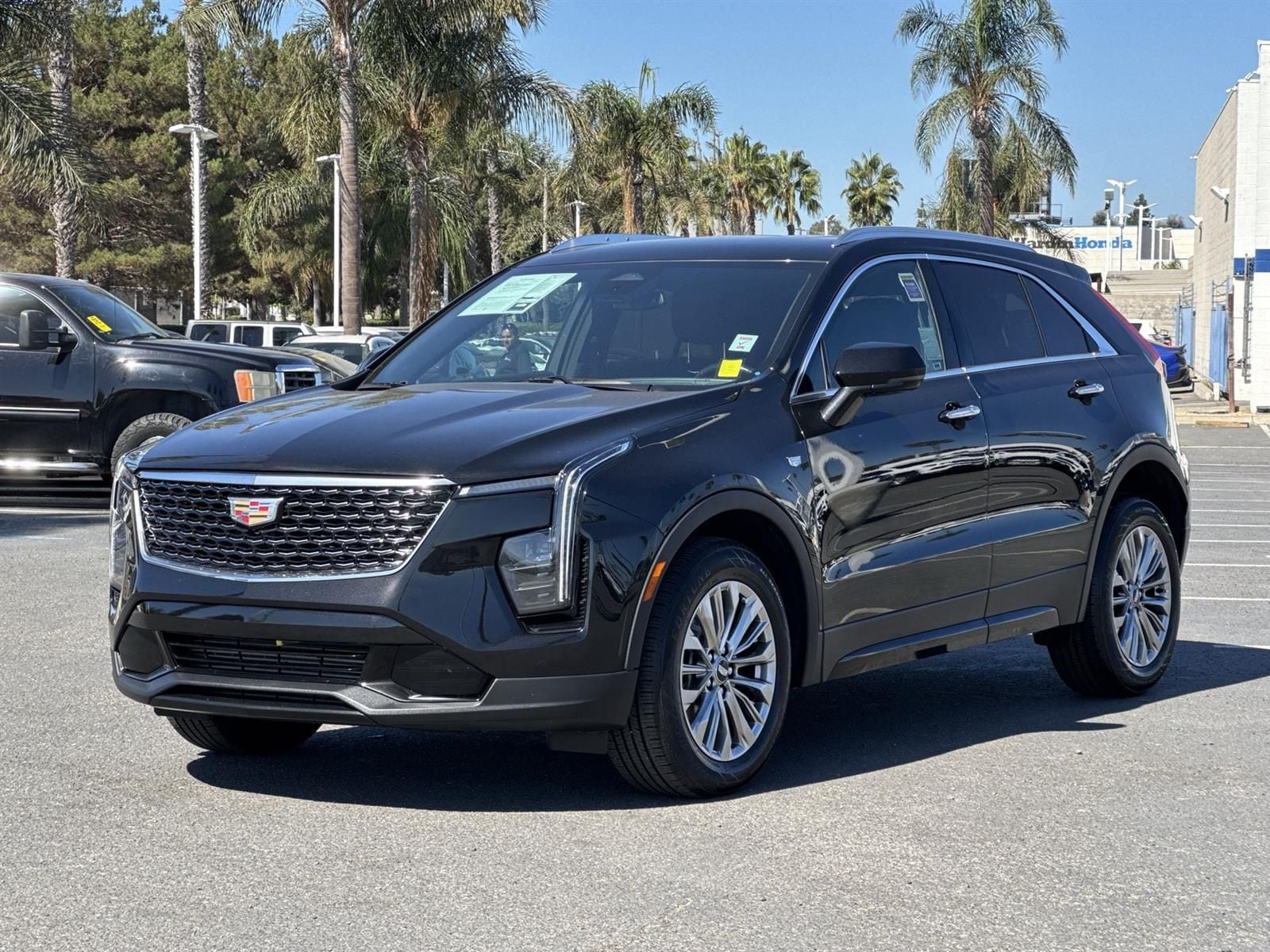 Thumbnail: 2024 Cadillac XT4 - 6
