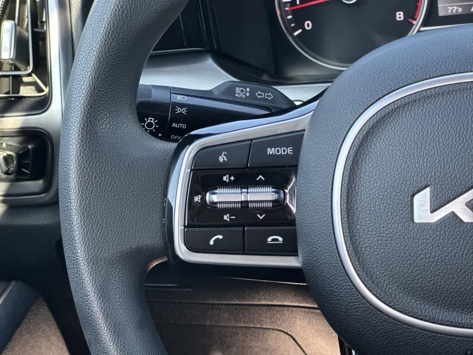 Thumbnail: 2023 Kia Sorento - 22