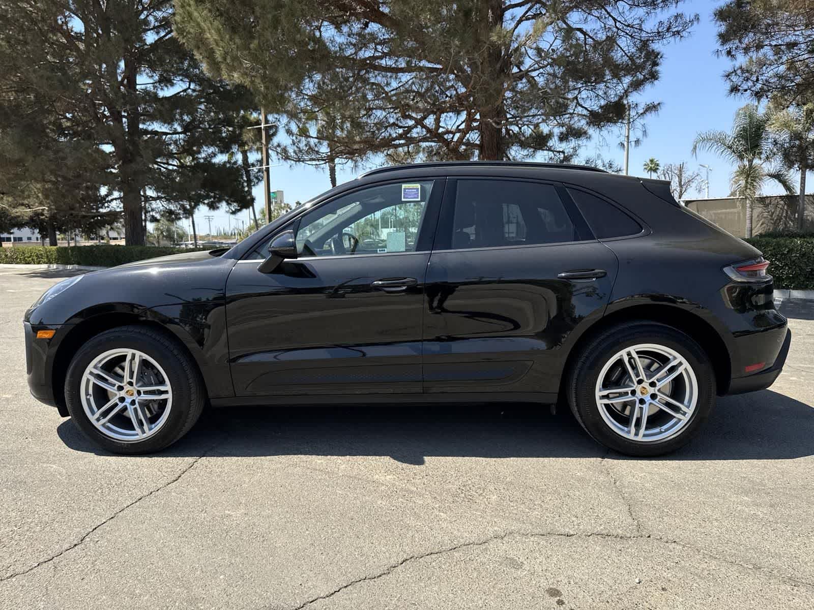 Thumbnail: 2022 Porsche Macan - 5