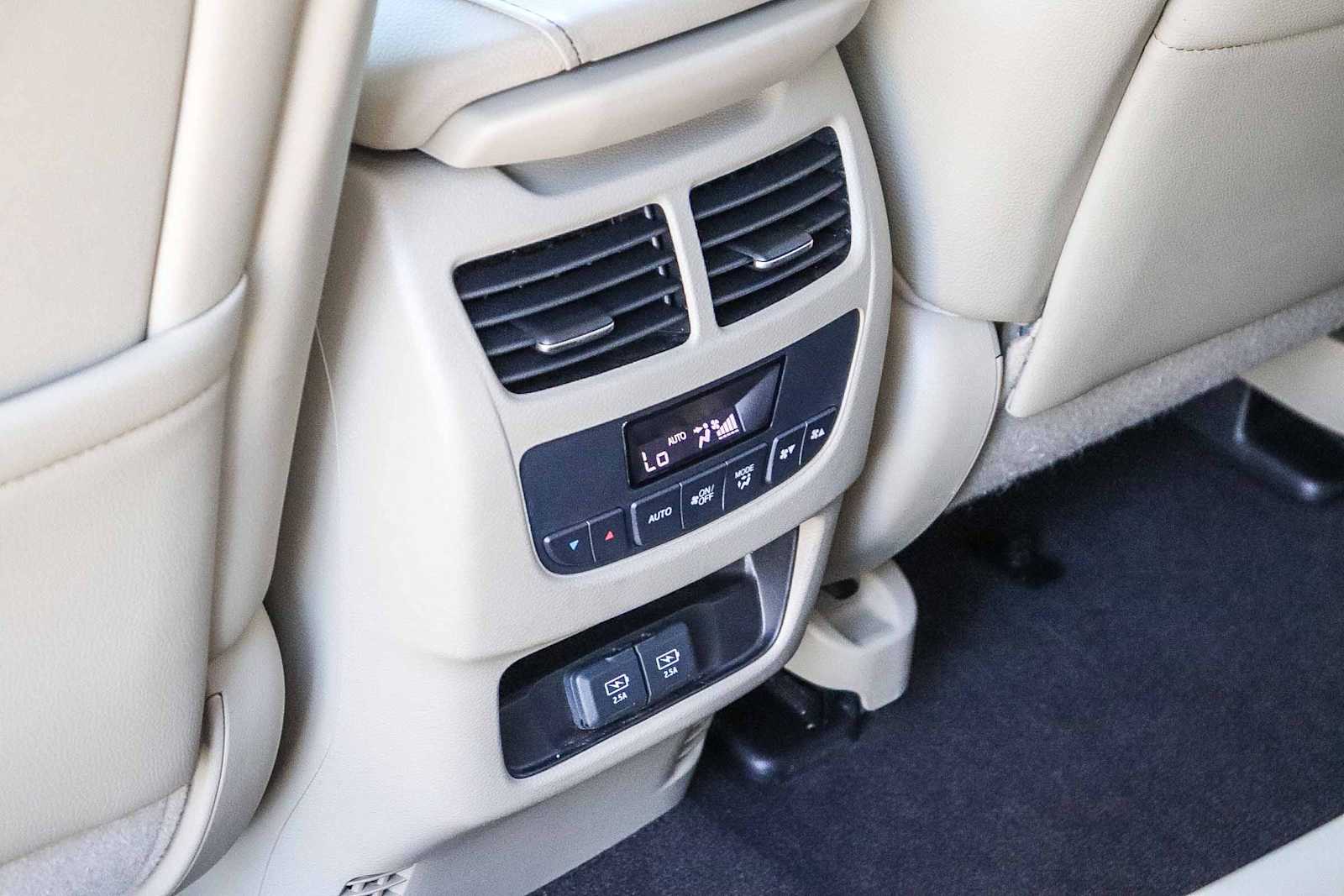 Thumbnail: 2019 Acura MDX - 17