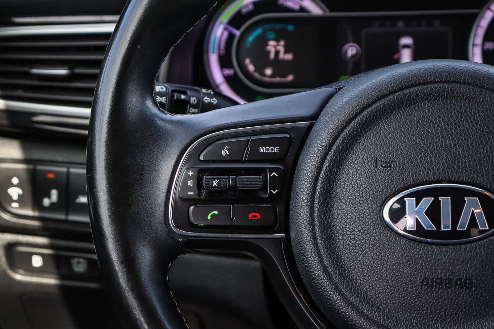 Thumbnail: 2017 Kia Niro - 18