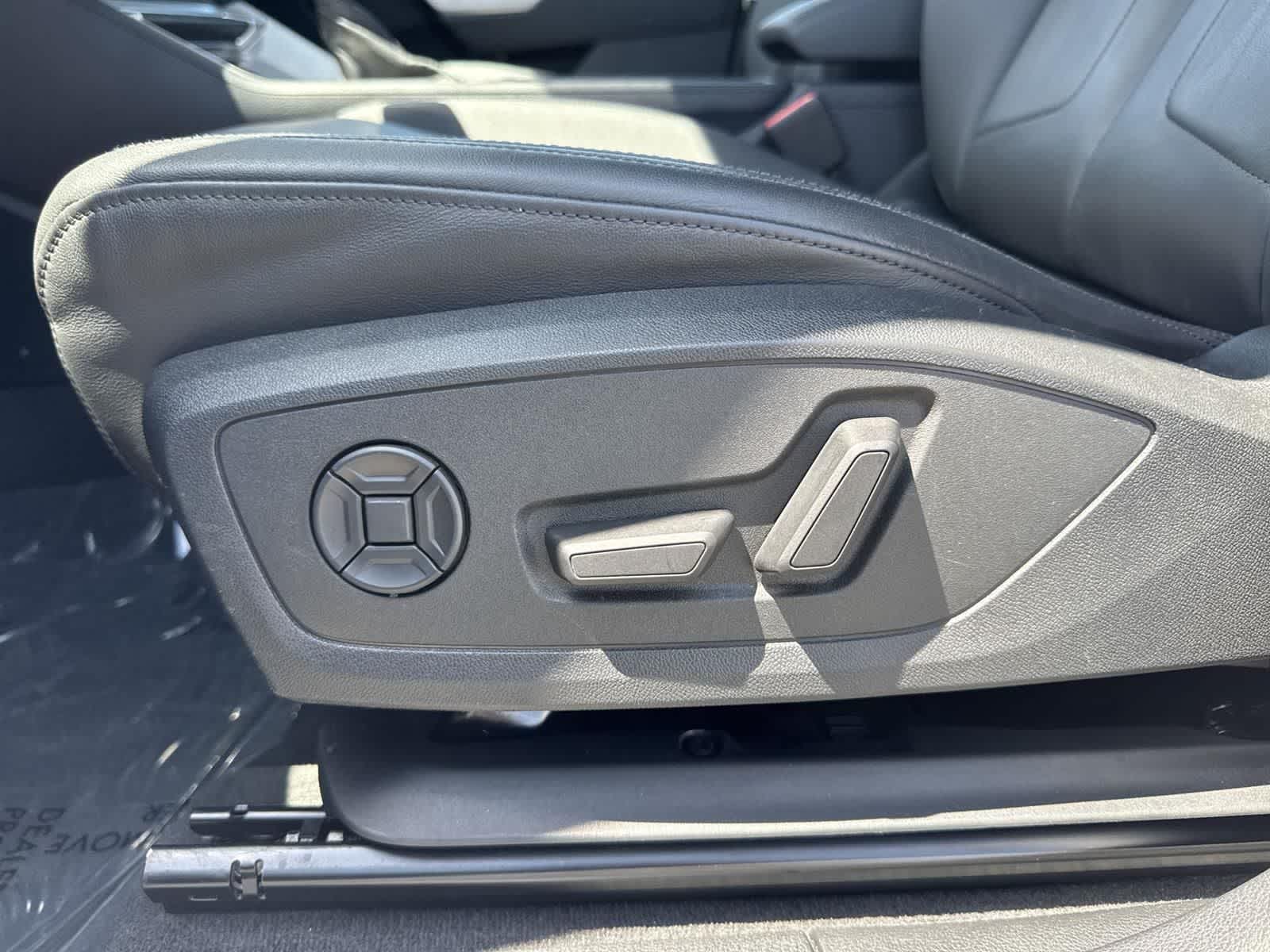 Thumbnail: 2024 Audi Q3 - 23