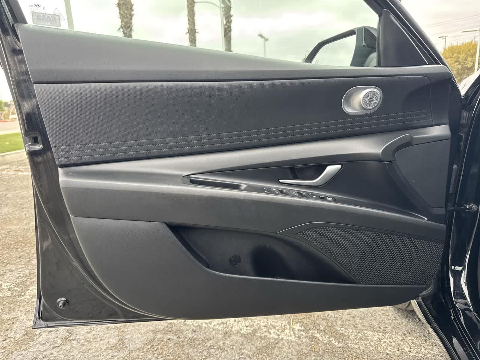 Thumbnail: 2022 Hyundai Elantra - 19