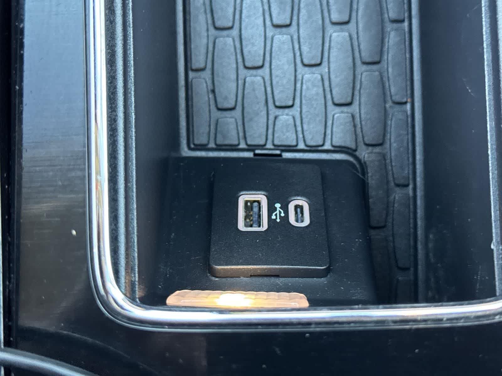 Thumbnail: 2023 Lincoln Aviator - 36