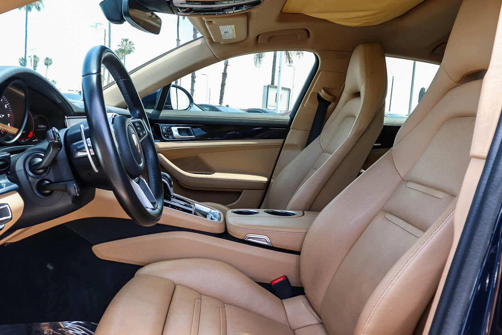Thumbnail: 2017 Porsche Panamera - 26