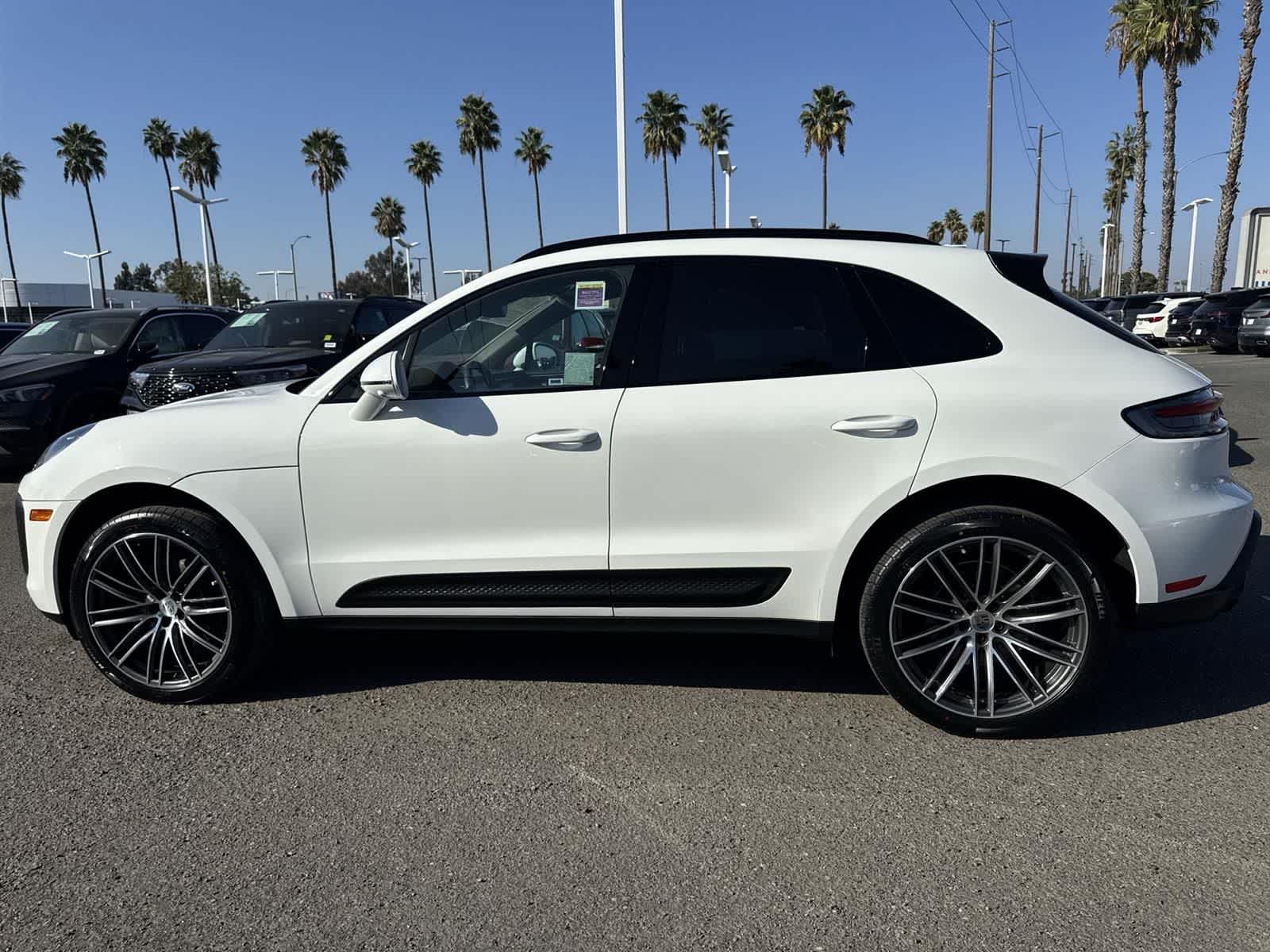 Thumbnail: 2024 Porsche Macan - 5