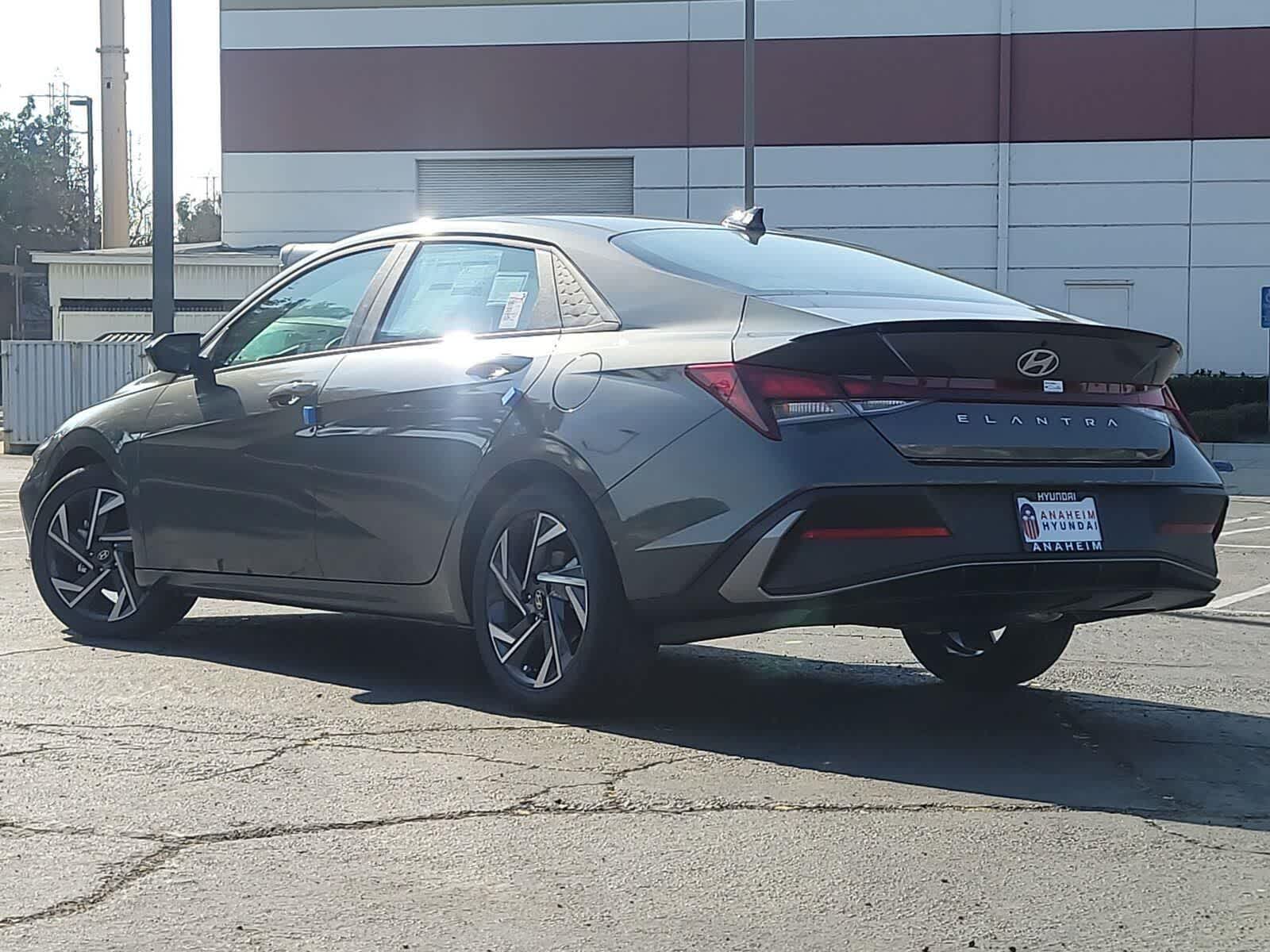 Thumbnail: 2025 Hyundai Elantra - 5