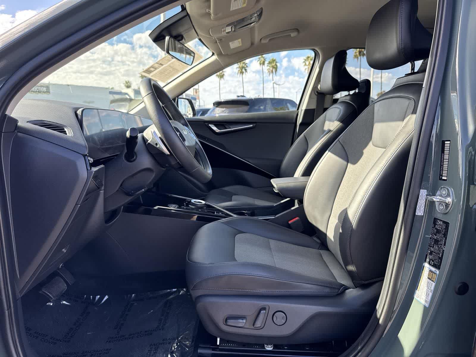 Thumbnail: 2024 Kia Niro - 21