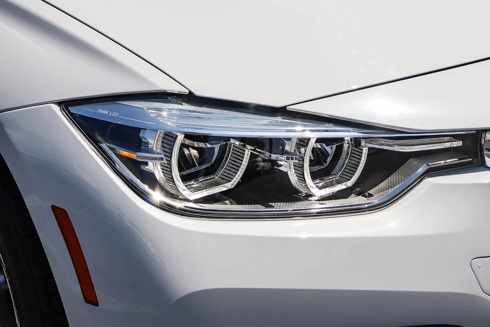 Thumbnail: 2018 BMW 3 Series - 4