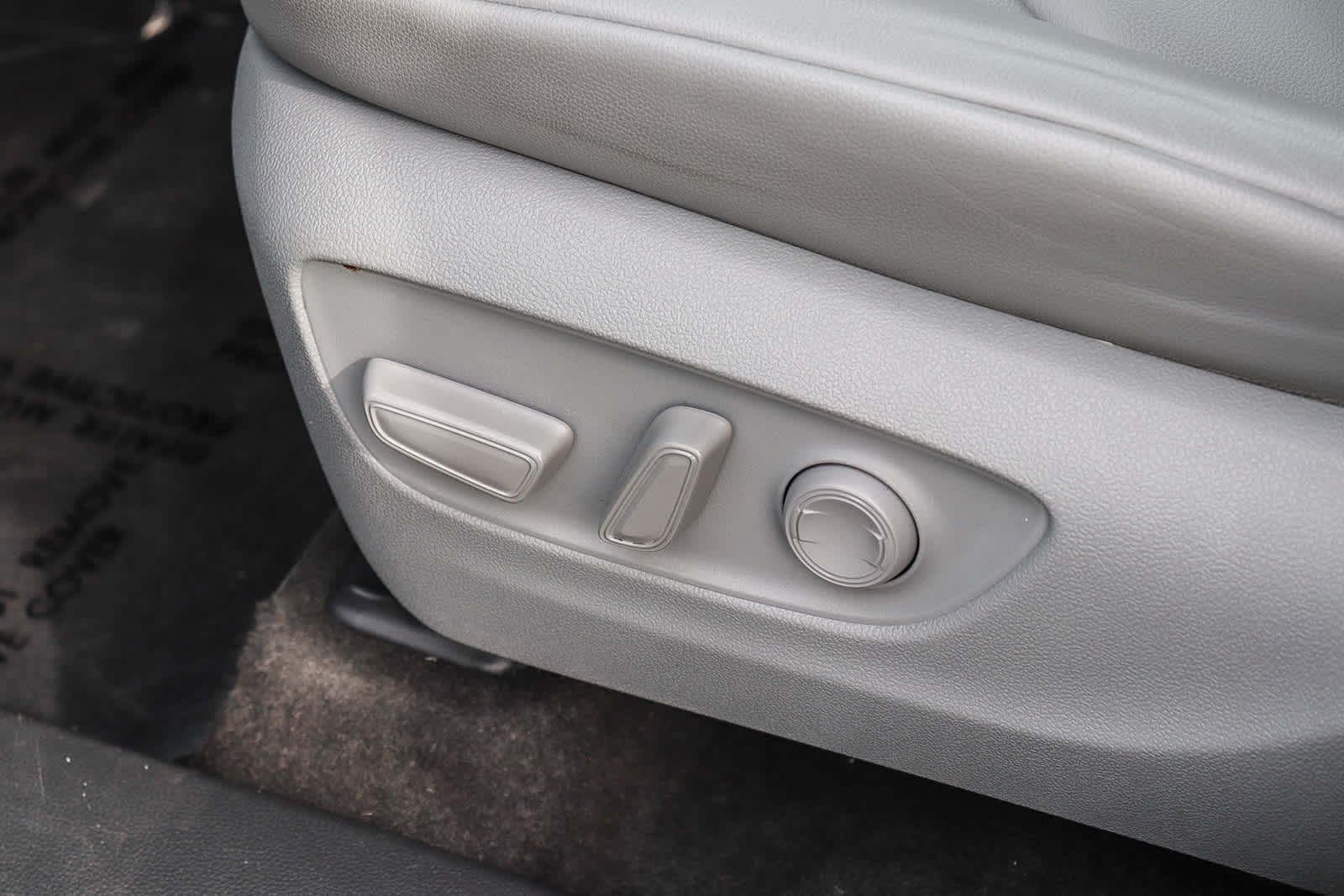 Thumbnail: 2023 Toyota Highlander - 22