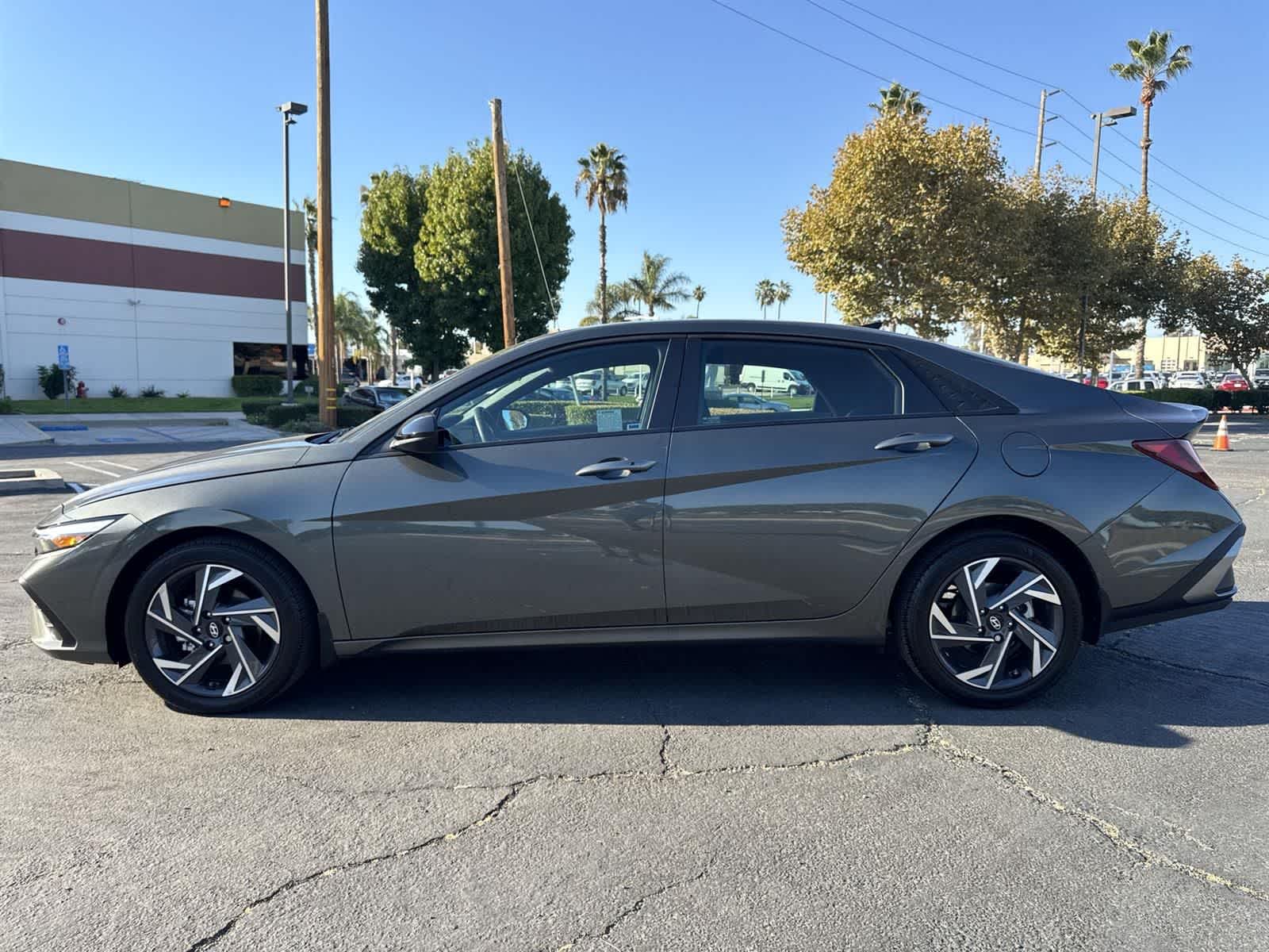 Thumbnail: 2025 Hyundai Elantra - 5