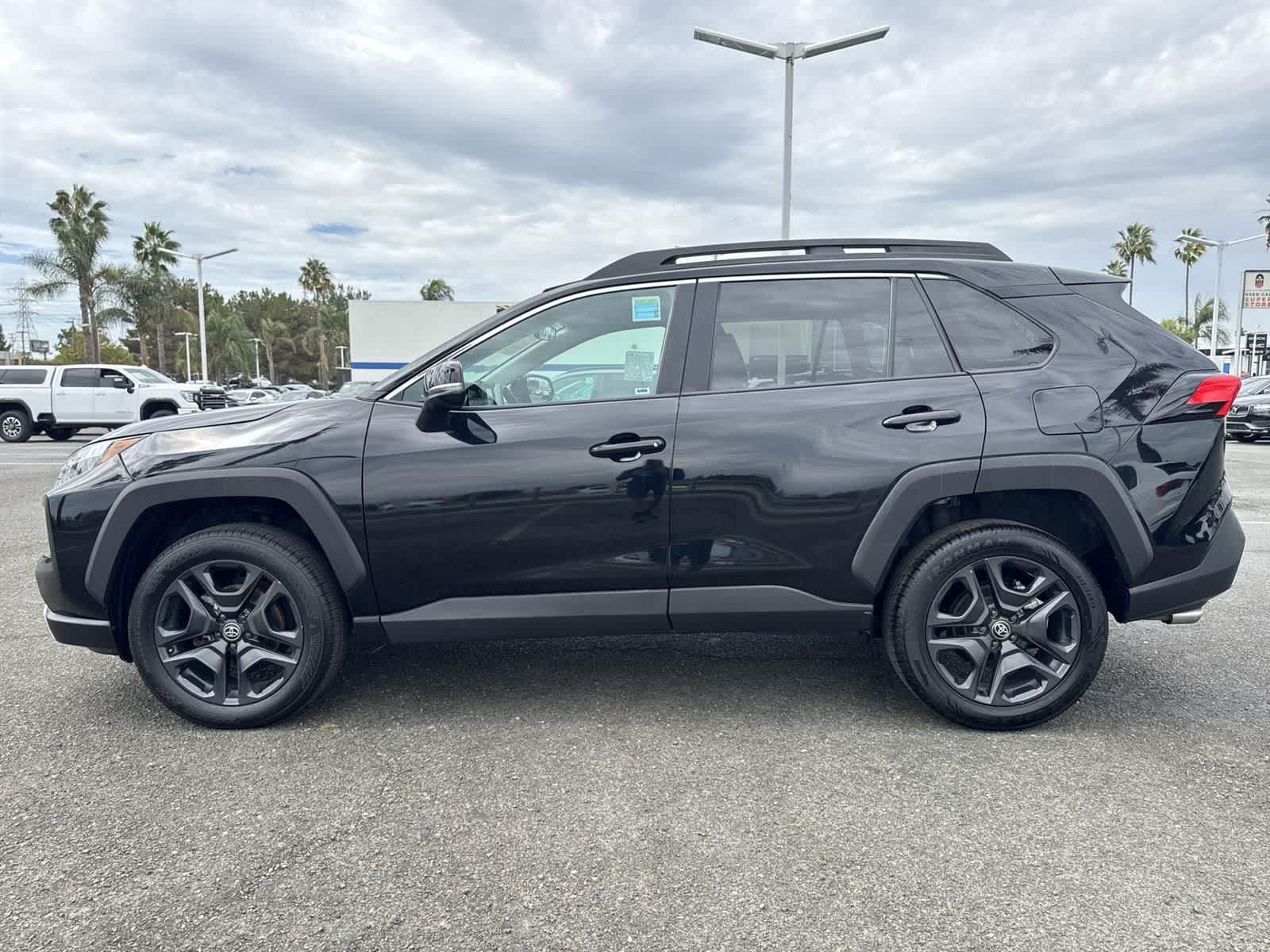 Thumbnail: 2022 Toyota RAV4 - 5