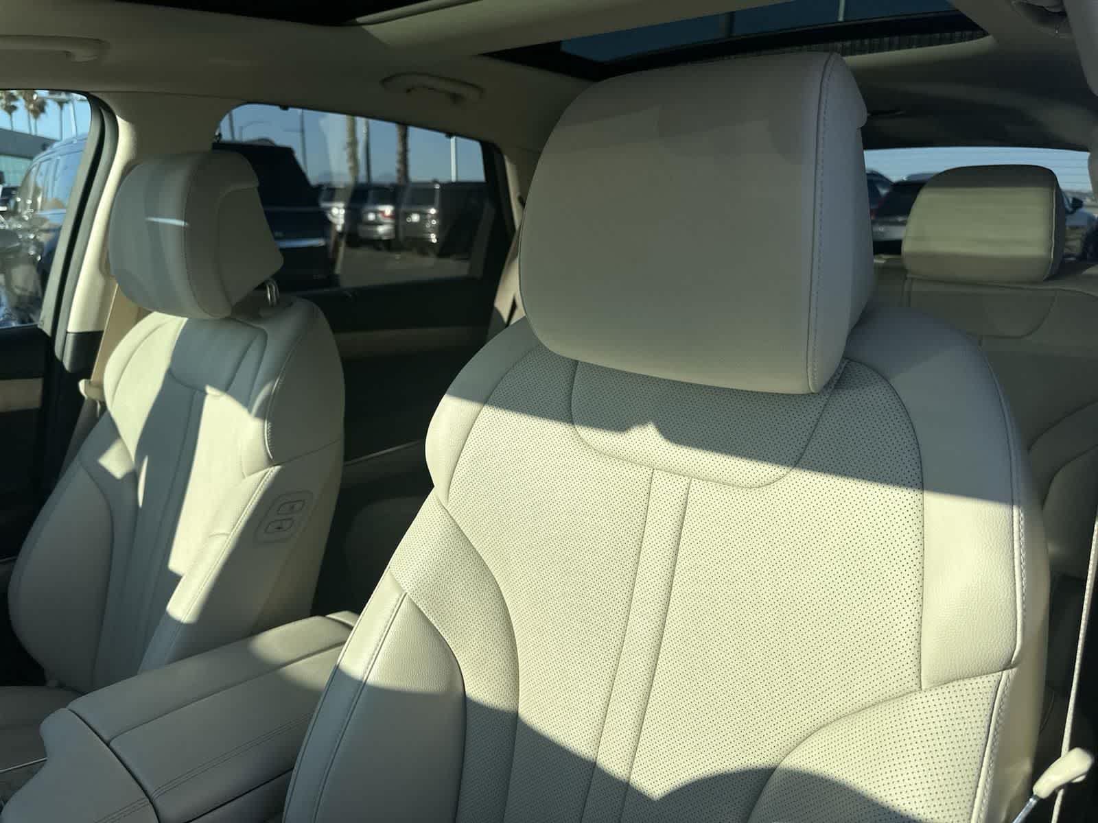 Thumbnail: 2022 Genesis GV80 - 26