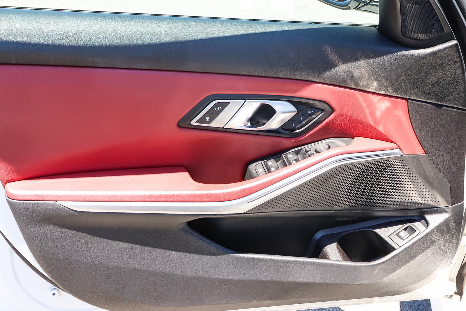 Thumbnail: 2022 BMW 3 Series - 28