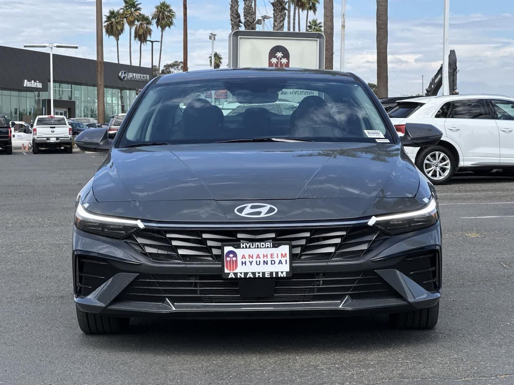 New 2025 Hyundai Elantra Hybrid Limited Sedan