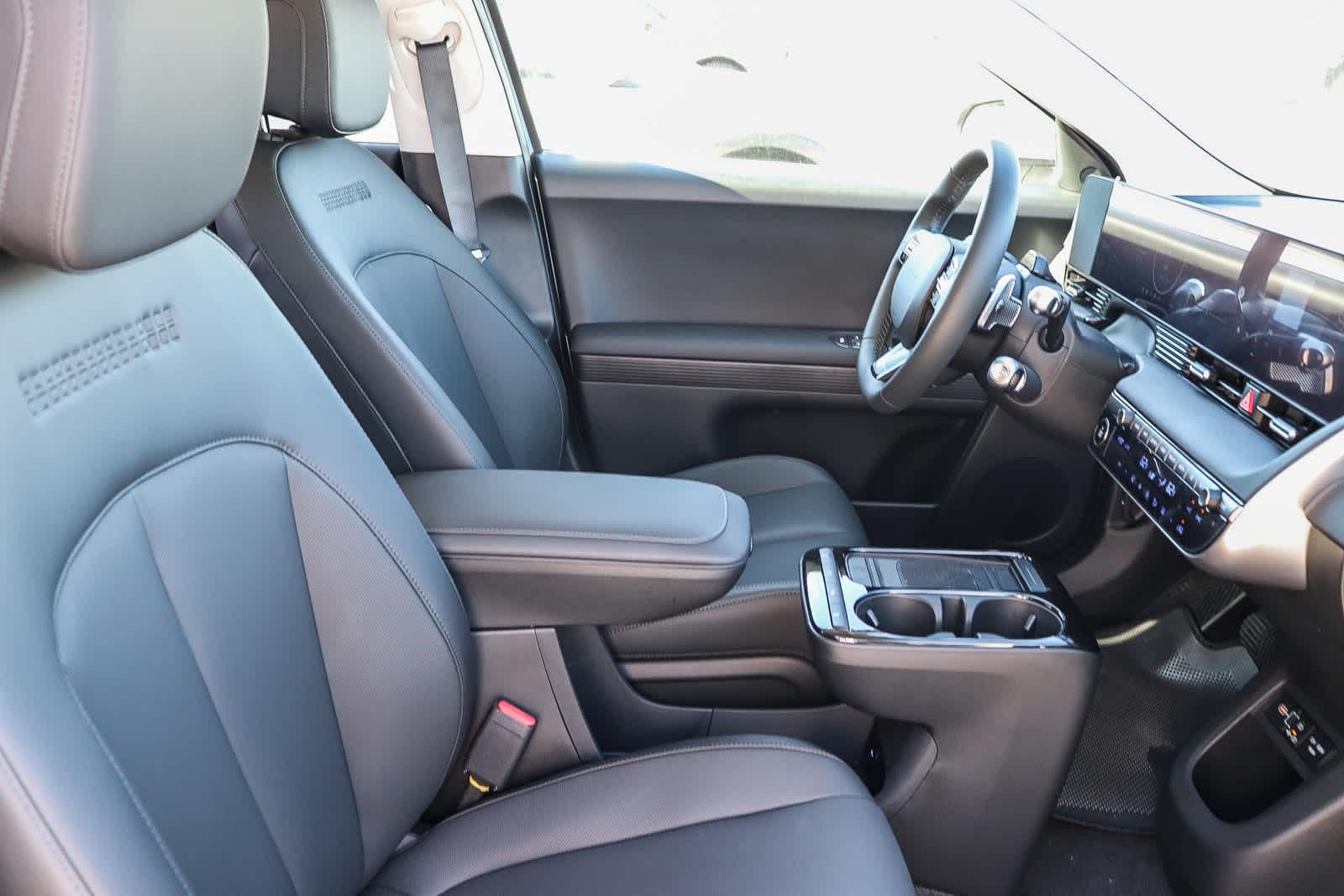 Thumbnail: 2026 Hyundai Ioniq 5 - 21