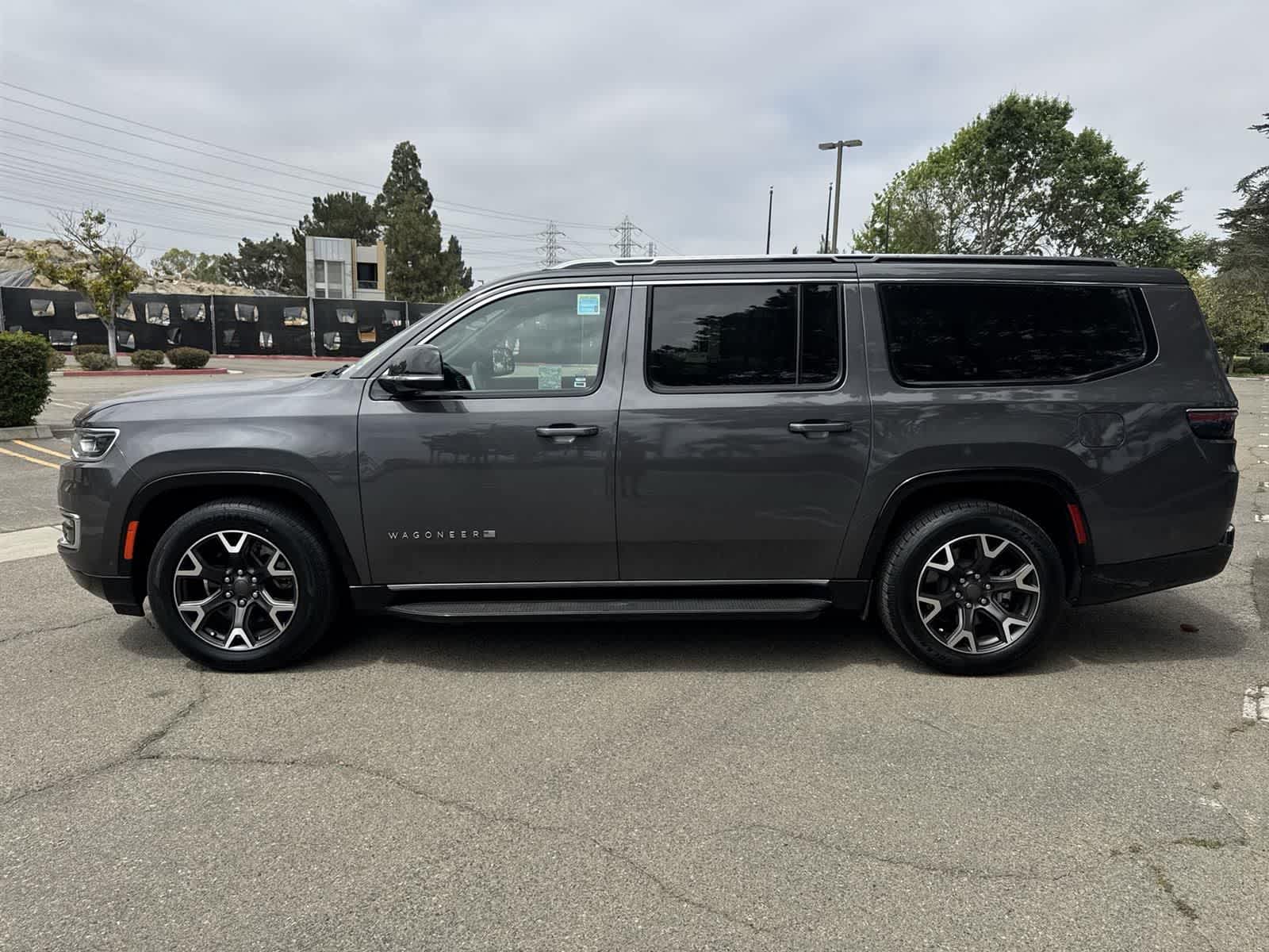 Thumbnail: 2023 Jeep Wagoneer - 5