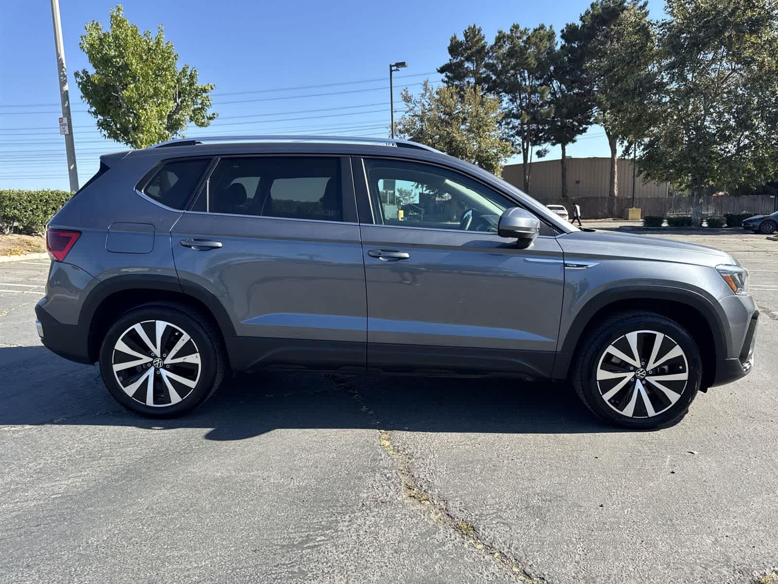 Thumbnail: 2024 Volkswagen Taos - 3