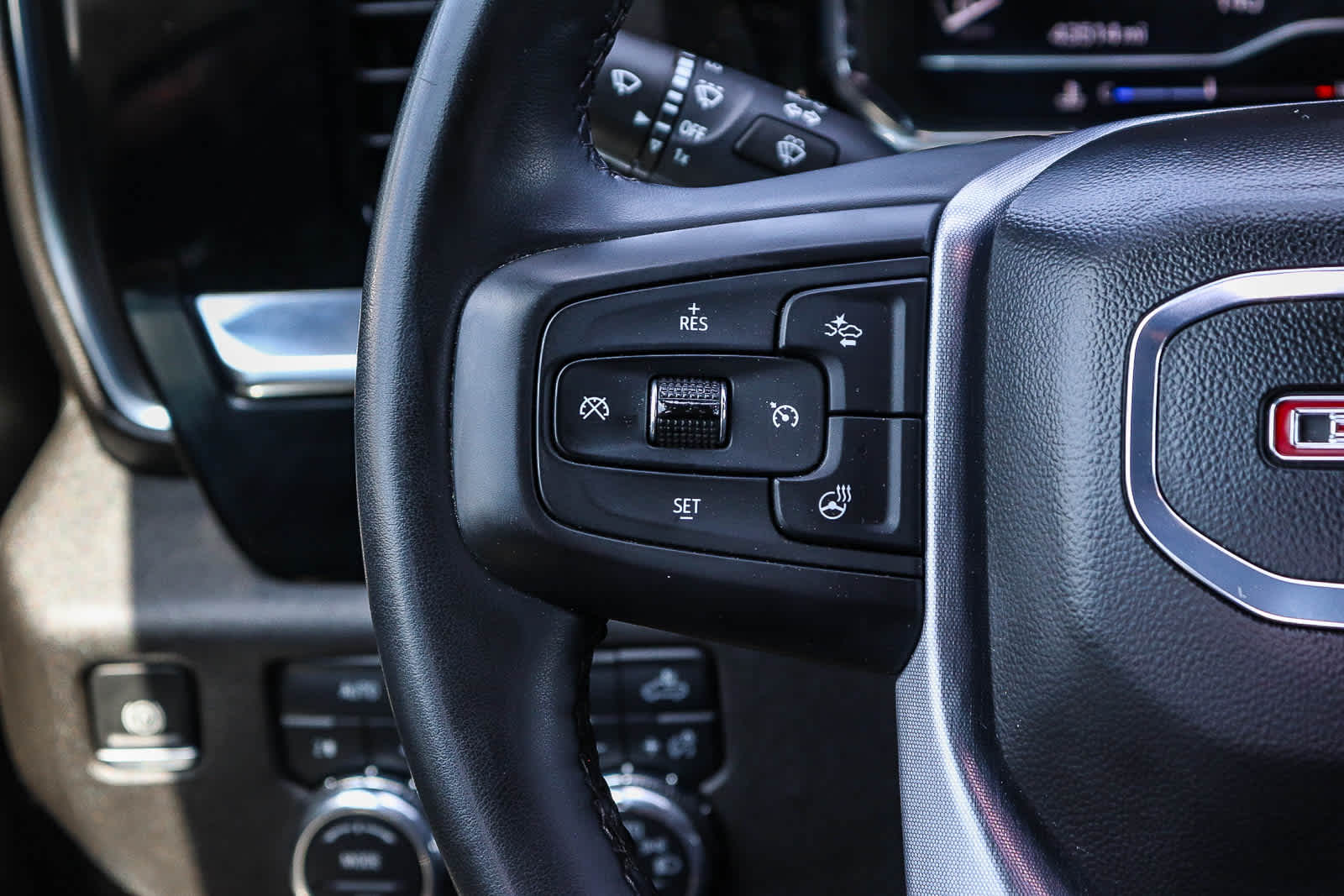 2024 GMC Sierra 1500 SLT - Photo 23