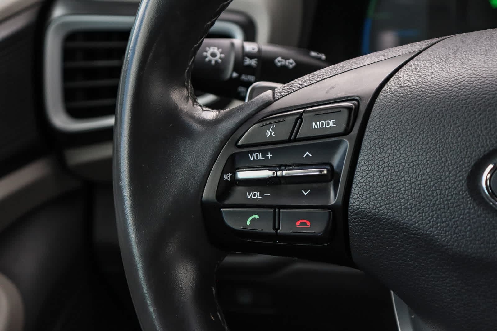 Thumbnail: 2019 Hyundai Ioniq - 18