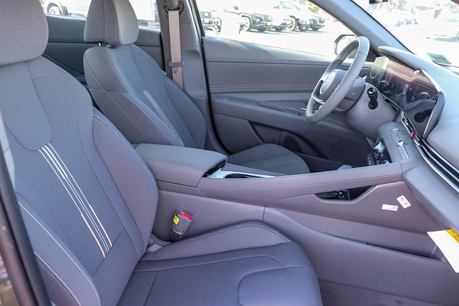 Thumbnail: 2025 Hyundai Elantra - 21